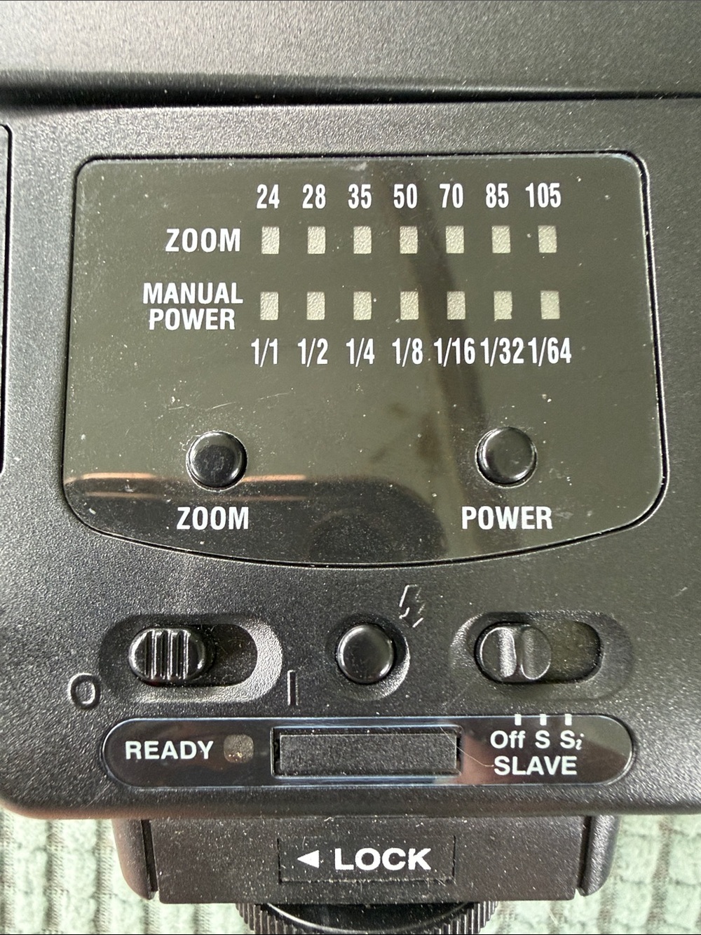 LumoPro Camera Flash - Picture 3 of 3